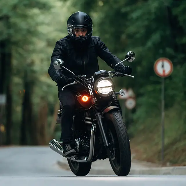 Miesten ajovarusteet ryhmään