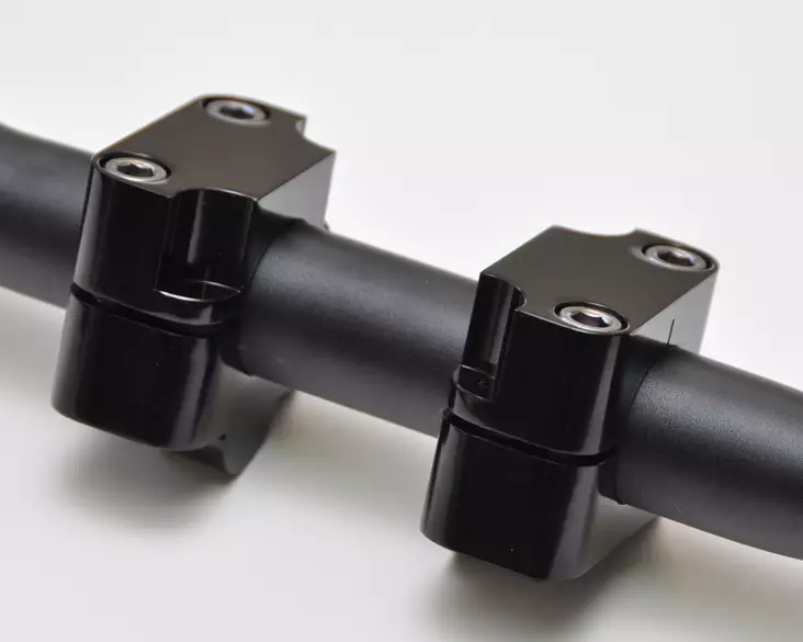 Psychic Kiinnikkeet 28,6mm Black - Ohjaustangot ja kahvatupit - 38-0033-0 - 1