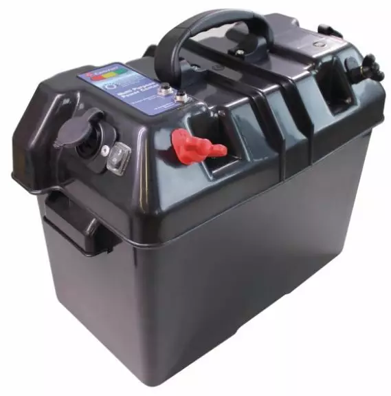 Akkukotelo Tup.Syt + 2 x USB 1A+2A 50A+1 - Veneen akkulaatikot/liittimet - 133-4-C11517-1 - 1