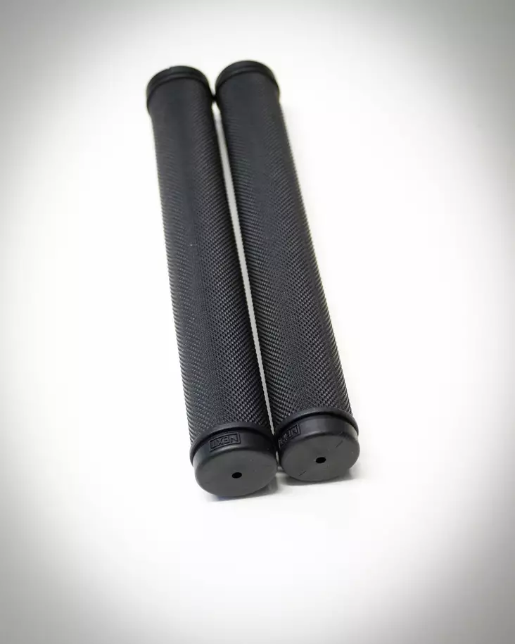 NEXT Tupet 7" Musta - Moottorikelkan kahvatupit - 660-NXT1015-1 - 1