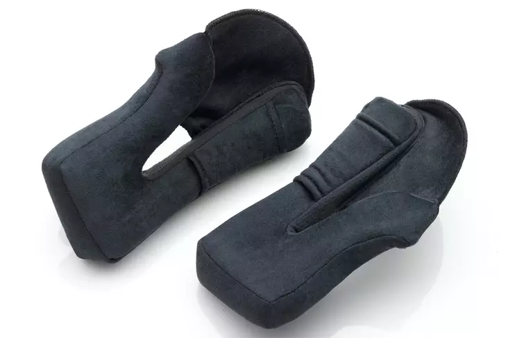 Airoh Aviator 2.2/2.3 pestävät Poskipalat musta M (10 mm) - Kypärien varaosat - 571-4166-2 - 1