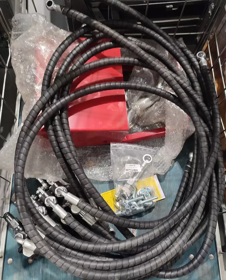 Bronco Venttiilipöytä Muunnossarja 77-13000 08.2022-> - Työkoneiden varaosat - 77-13000-98 - 1